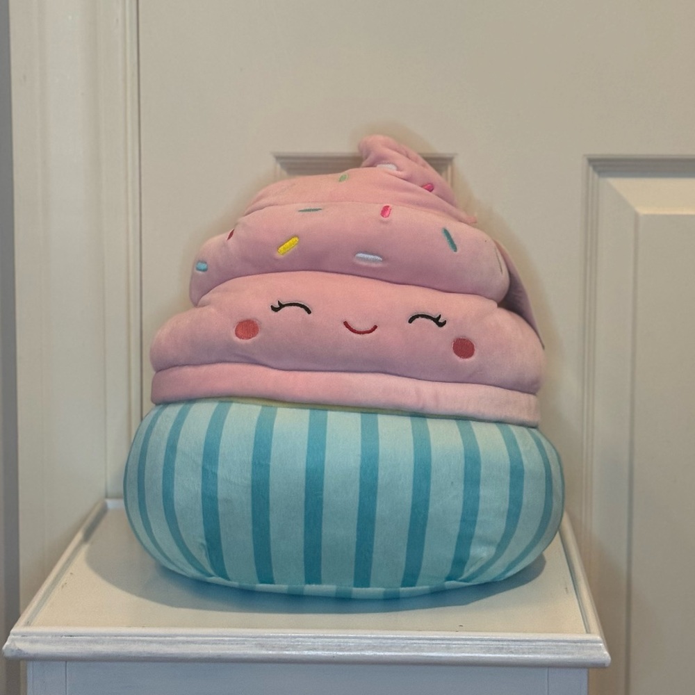 Diedre Cupcake Squishmallow 16”